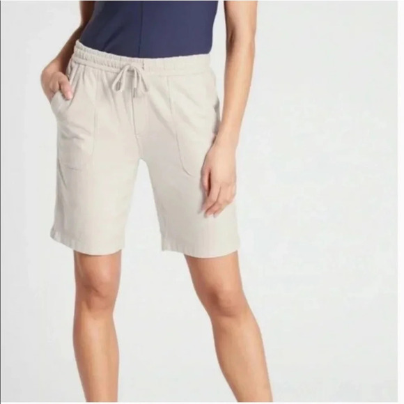 Athleta Farallon Bermuda Shorts Birch Gray Cream Drawstrings Pockets 16 Tall - Picture 2 of 11